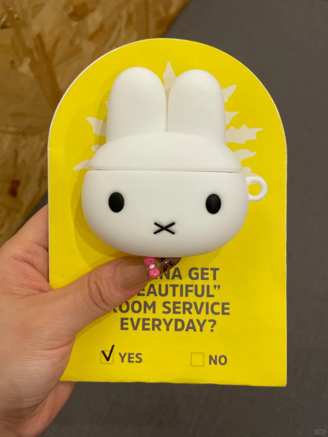 Miffy Rabbit Protective Airpod - Home Cinema Apple recension och pris