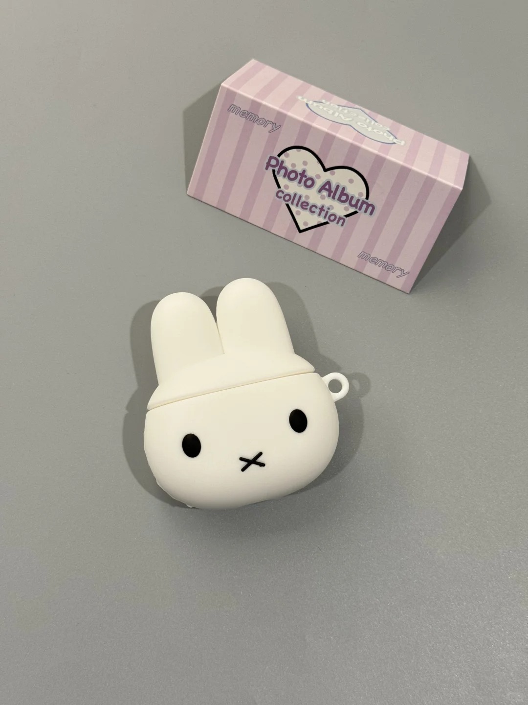 Miffy Rabbit Protective Airpod - Home Cinema Apple recension och pris